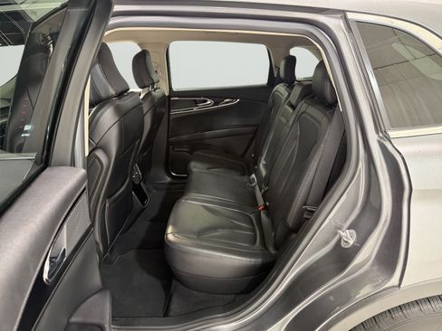 Used 2023 Lincoln Nautilus FWD w/ Premium Package image 10