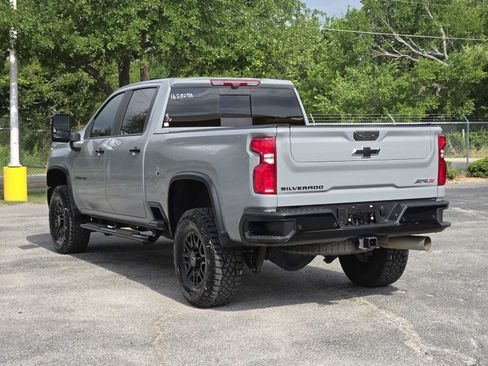 Used 2024 Chevrolet Silverado 2500 ZR2 w/ Technology Package AWD/4WD image 5