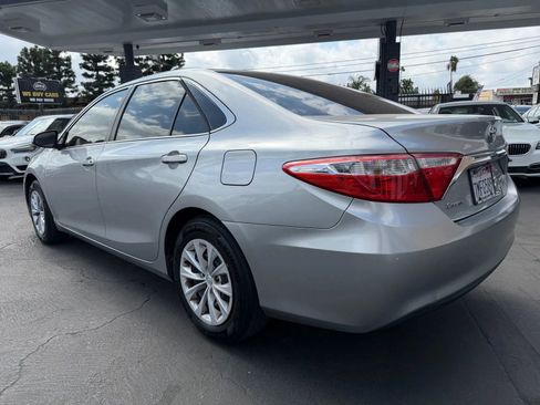 Used 2015 Toyota Camry LE image 17