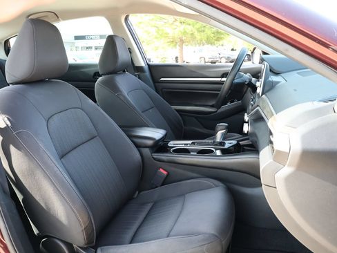Used 2023 Nissan Altima 2.5 SV AWD/4WD image 28