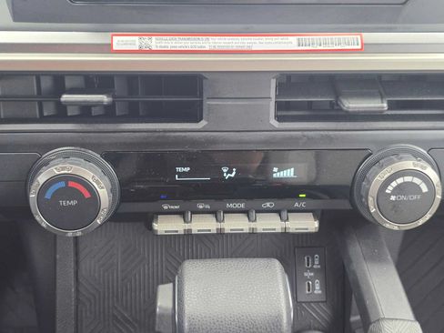 Certified 2025 Toyota 4Runner SR5 AWD/4WD image 30