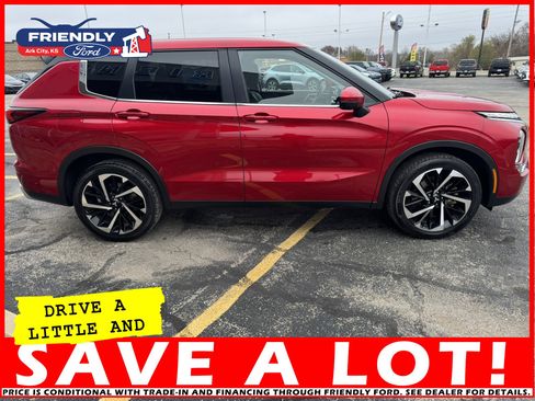 Used 2024 Mitsubishi Outlander SE image 10