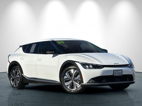 Used 2024 Kia EV6 Light image 2
