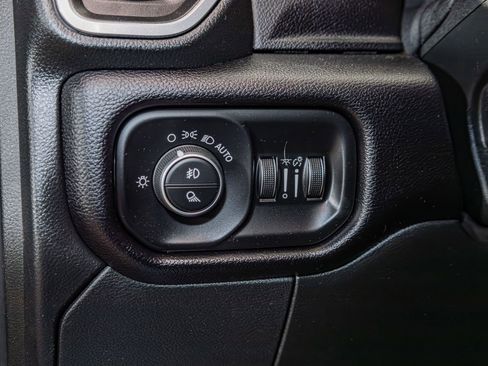 Used 2021 RAM 2500 Laramie AWD/4WD image 15