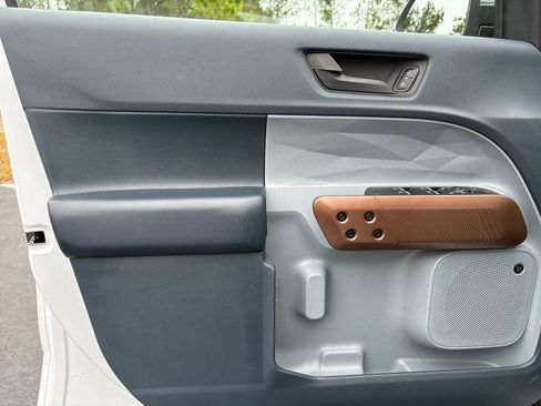 Used 2023 Ford Maverick Lariat w/ Lariat Luxury Package image 12