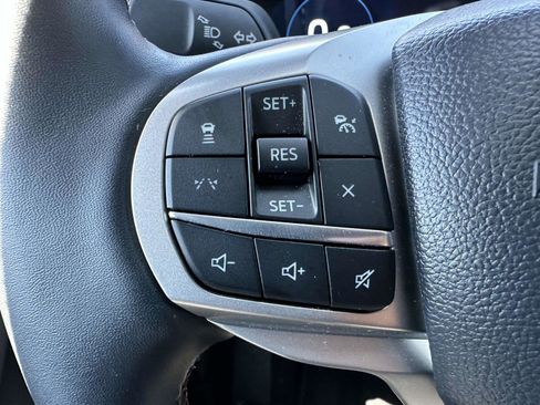 Used 2025 Ford Explorer Active image 19