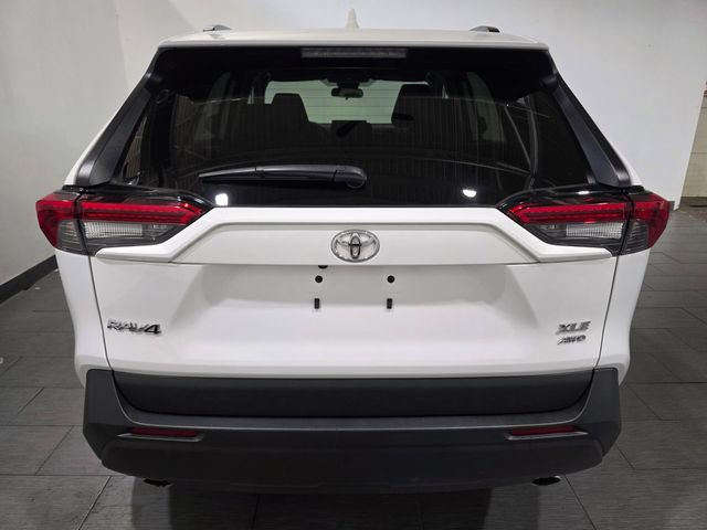 Used 2025 Toyota RAV4 XLE AWD/4WD image 4