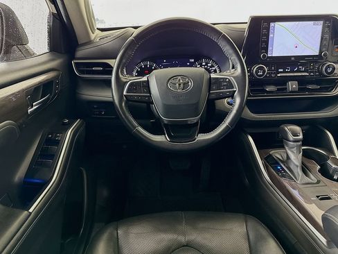 Used 2020 Toyota Highlander Limited FWD image 24
