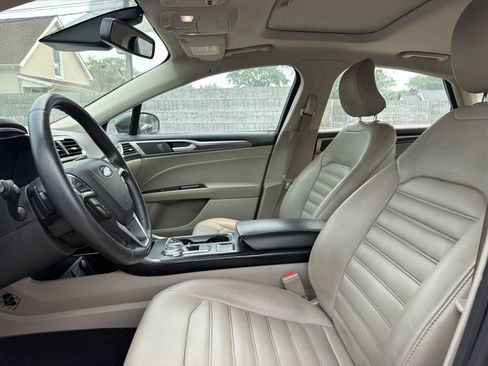 Used 2019 Ford Fusion SEL FWD image 11