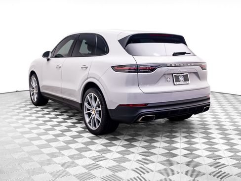 Used 2023 Porsche Cayenne AWD/4WD image 3