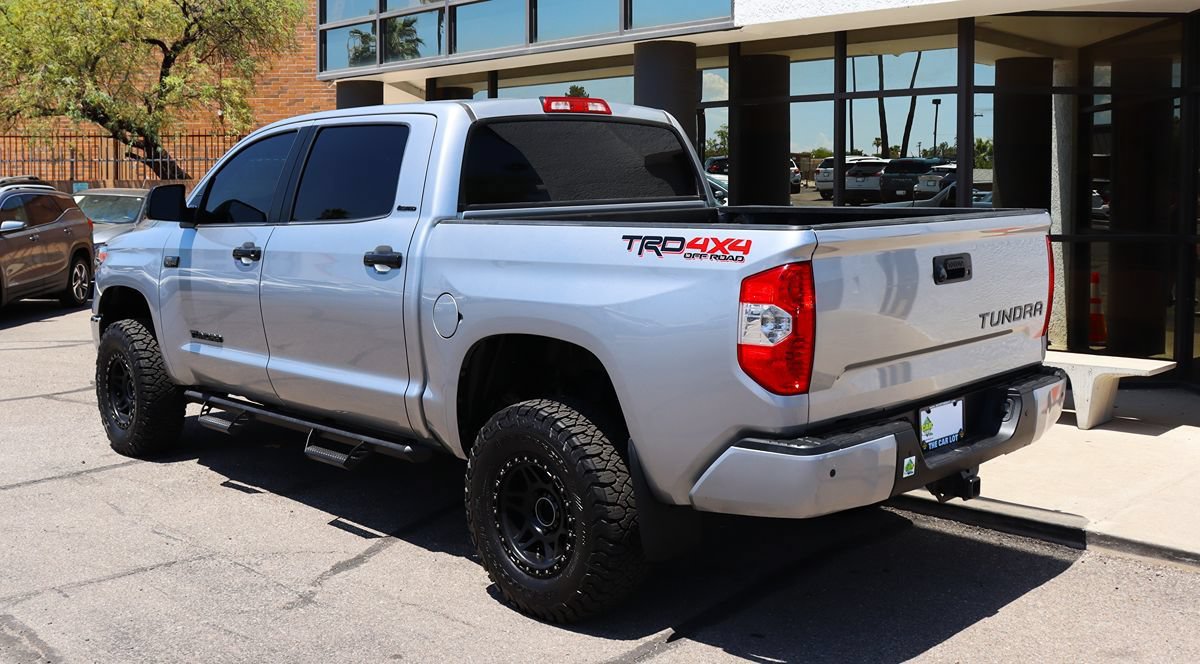 Used 2018 Toyota Tundra Limited w/ Limited Premium Package AWD/4WD image 9