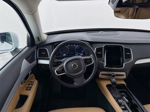 Used 2016 Volvo XC90 T5 Momentum image 23