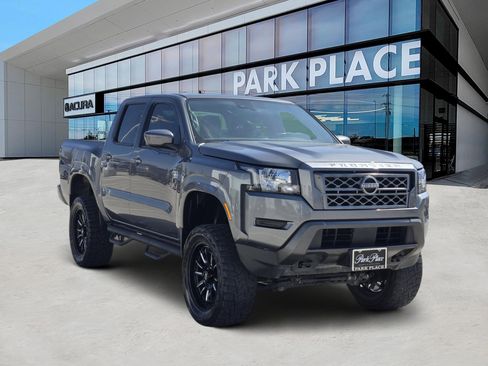 Used 2022 Nissan Frontier SV w/ Technology Package image 2