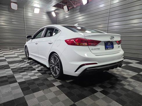 Used 2018 Hyundai Elantra Sport image 7
