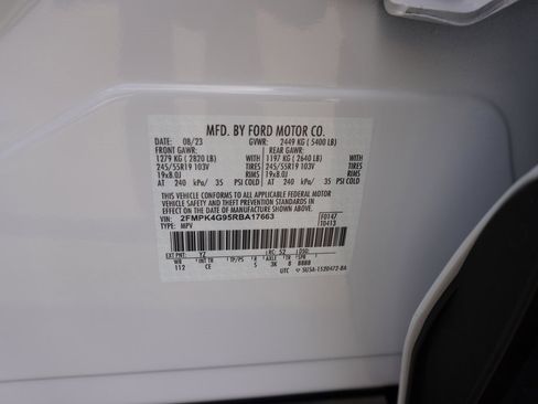 Certified 2024 Ford Edge SE w/ Black Appearance Package image 30