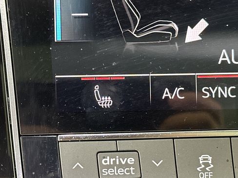 Certified 2025 Audi Q7 2.0T Premium Plus image 27