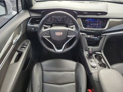 Used 2021 Cadillac XT6 Sport w/ LPO, ONYX Package image 9