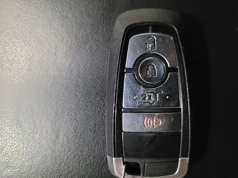 Used 2020 Ford Explorer XLT w/ Comfort Package image 32