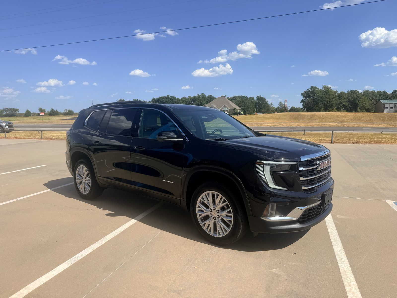 Used 2026 GMC Acadia Elevation w/ Elevation Premium Package AWD/4WD image 4