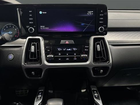 Used 2022 Kia Sorento SX image 9