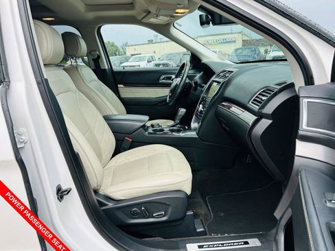Used 2017 Ford Explorer Platinum AWD/4WD image 43