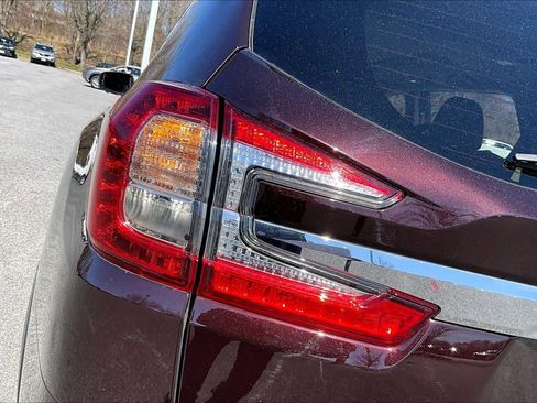 Used 2023 Subaru Ascent Touring image 28