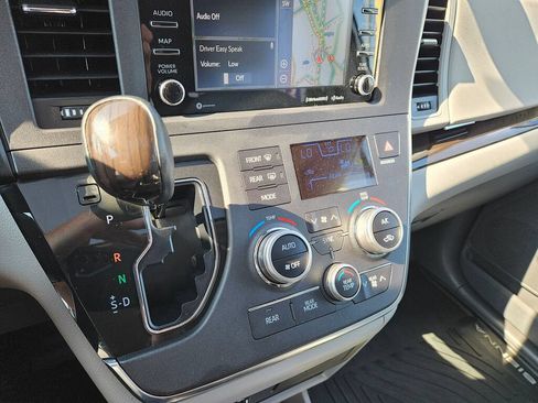 Used 2019 Toyota Sienna XLE w/ XLE Navigation Package AWD/4WD image 26