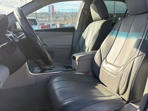 Used 2016 Toyota Camry XLE image 17