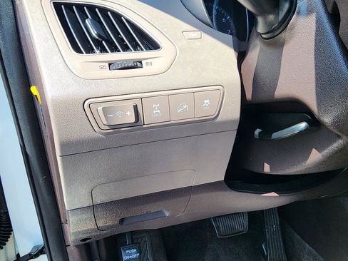Used 2013 Hyundai Tucson Limited AWD/4WD image 15