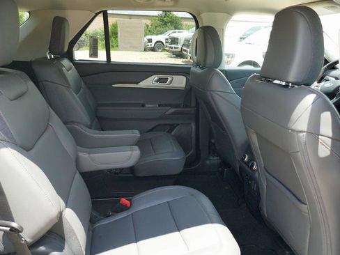 New 2025 Ford Explorer Active w/ Active Comfort Package image 12