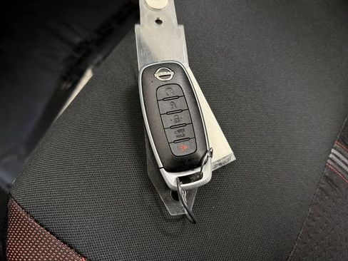 New 2025 Nissan Versa SR w/ Trunk Package image 28