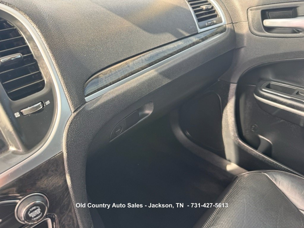 Used 2020 Chrysler 300 Limited RWD image 30