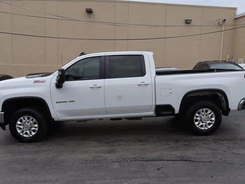 Used 2023 Chevrolet Silverado 2500 LT AWD/4WD image 4