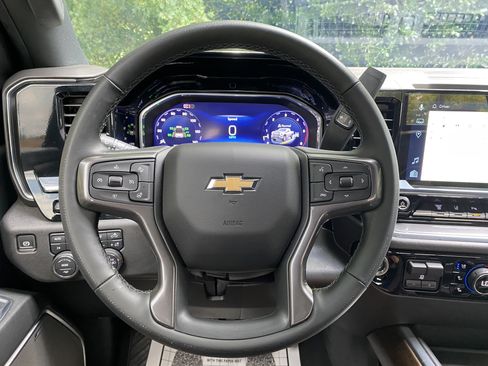 Used 2024 Chevrolet Silverado 2500 High Country w/ Technology Package AWD/4WD image 20