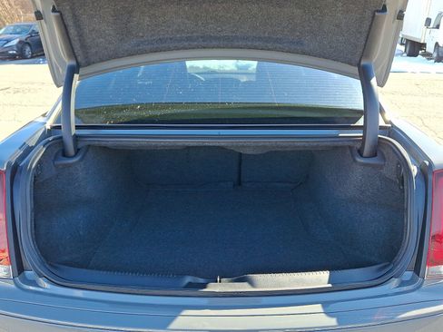 Used 2019 Chrysler 300 S image 28