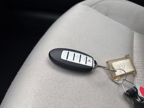 Used 2025 Nissan Altima 2.5 SV FWD image 21