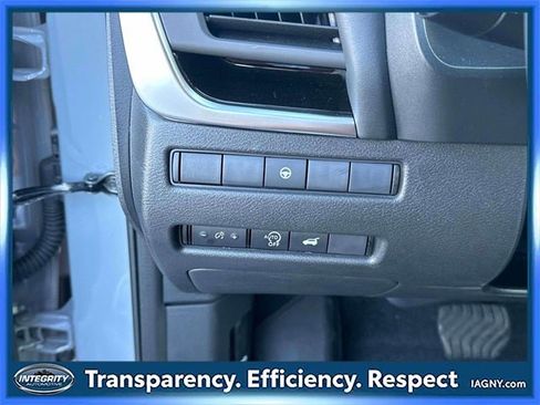 Used 2025 Nissan Rogue SV image 20