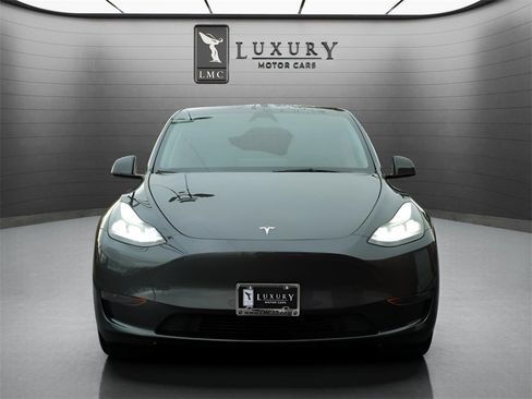 Used 2024 Tesla Model Y 2WD image 5