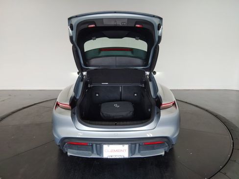 Used 2022 Porsche Taycan 4 Cross Turismo image 9