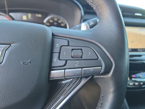 Used 2025 Cadillac XT6 Sport image 29