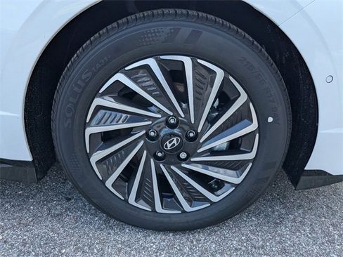 New 2024 Hyundai Sonata Limited image 11