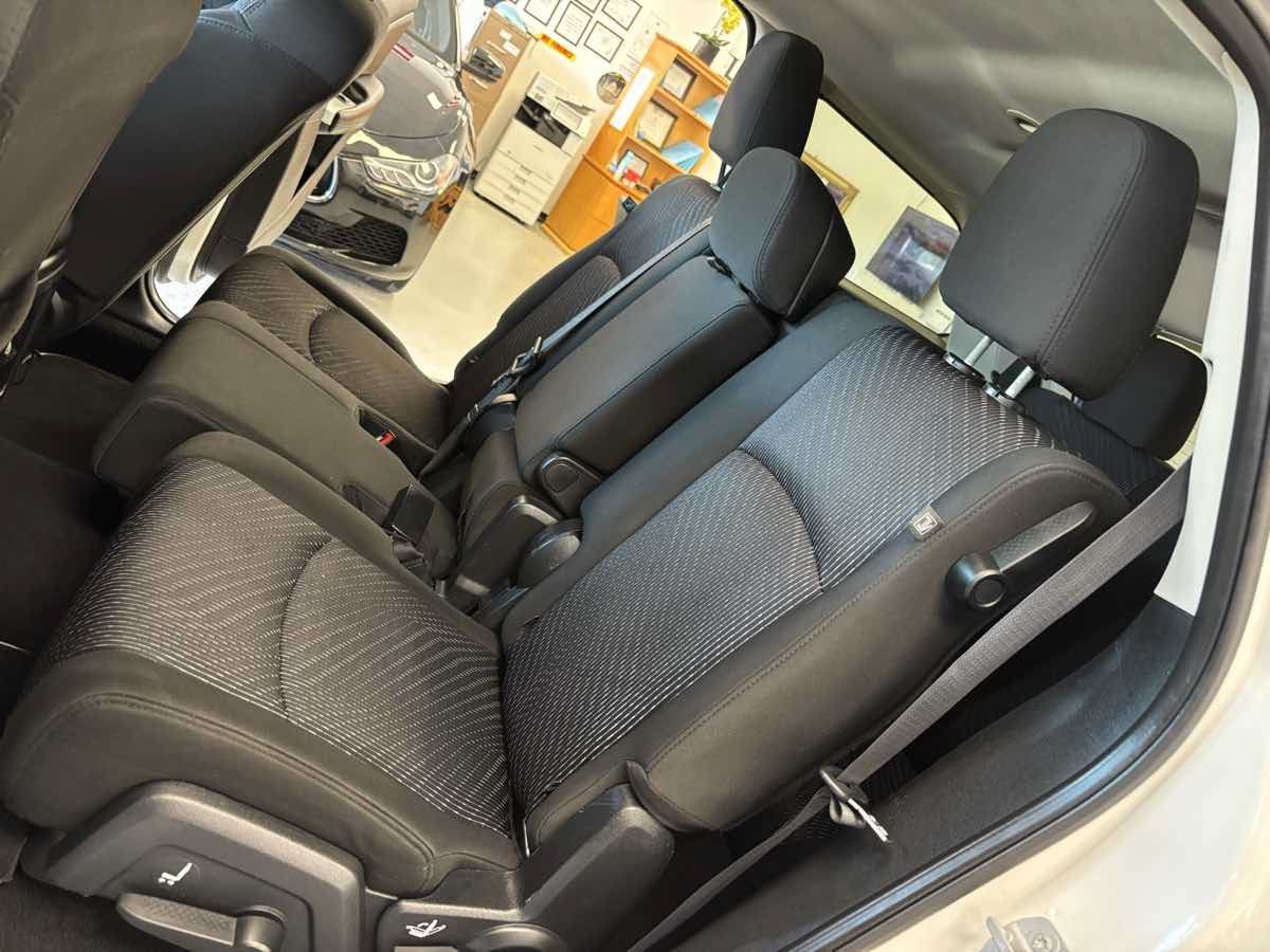 Used 2016 Dodge Journey SE w/ Flexible Seating Group FWD image 22