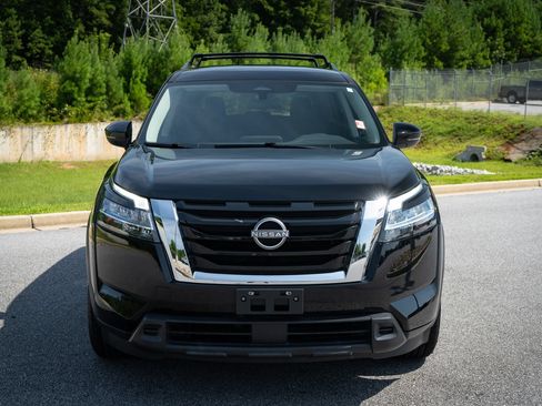 Used 2022 Nissan Pathfinder SV FWD image 2