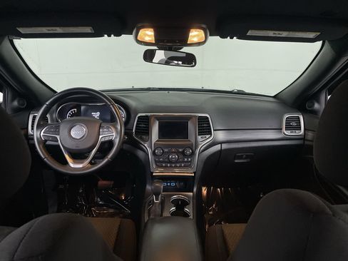 Used 2021 Jeep Grand Cherokee Laredo image 26