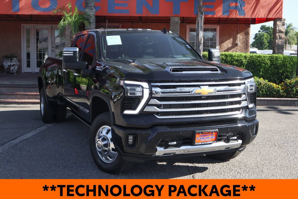 Used 2024 Chevrolet Silverado 3500 High Country w/ High Country Premium Package AWD/4WD image 2