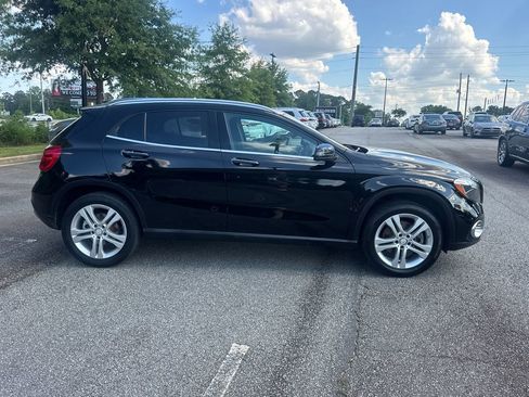 Used 2018 Mercedes-Benz GLA 250 4MATIC w/ Premium Package image 8