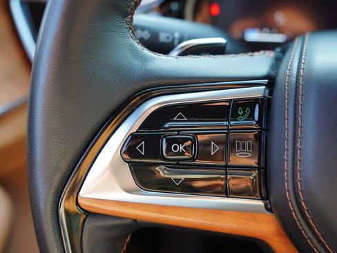 Certified 2024 Jeep Grand Cherokee L Summit AWD/4WD image 40