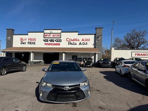 Used 2017 Toyota Camry SE FWD image 2