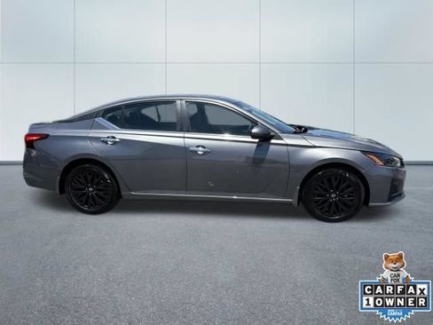 Used 2025 Nissan Altima 2.5 SV w/ SV Special Edition Package FWD image 2