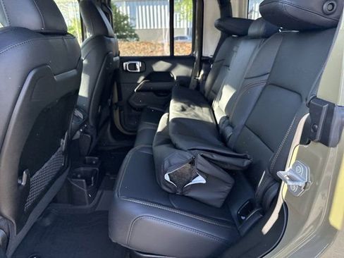 New 2025 Jeep Gladiator Sport w/ Premium Package image 19